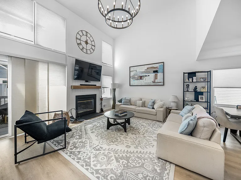 66 Claridge Ct — Photo 34