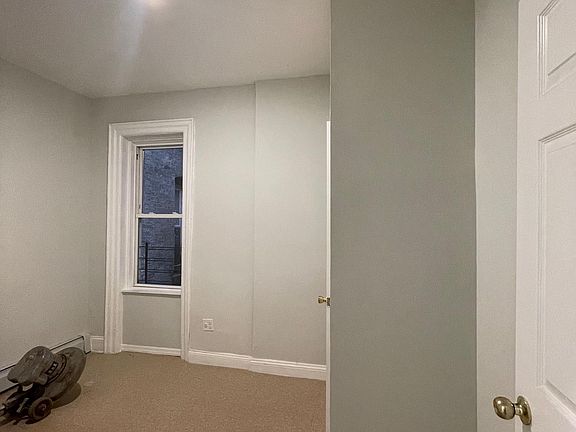 5th image of 2122 Vyse Ave #5