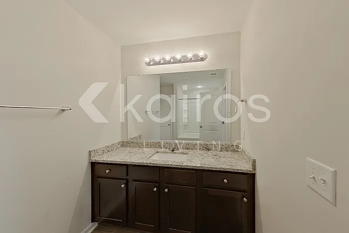 107 Lord Effingham Way — Photo 22