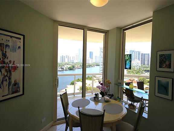 5th image of 20191 E Country Club Dr APT 908