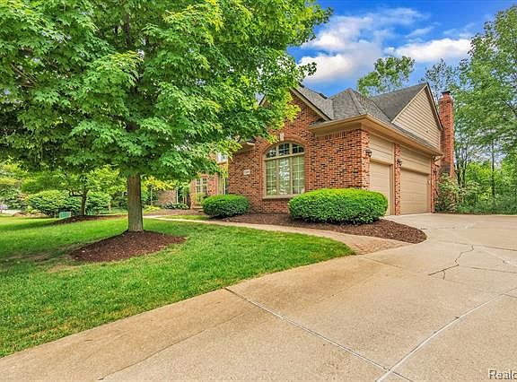 4th image of 25895 Arcadia Dr