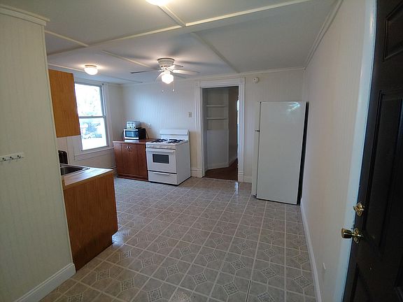 5th image of 904 Zeiss Ave APT E
