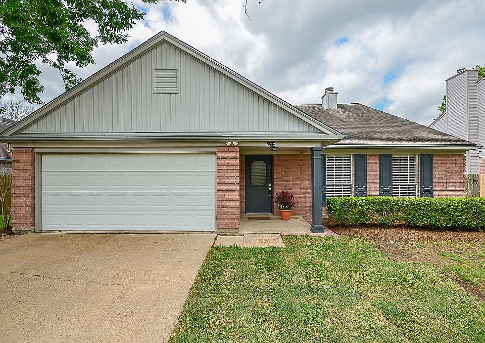 1st image of 2712 Holly Springs Dr