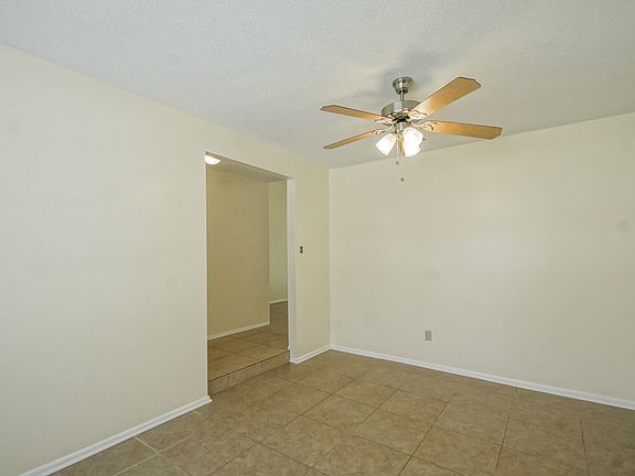 5th image of 530 Driftwood Cir
