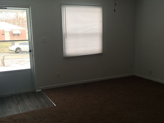 3rd image of 6240 Lorimer St
