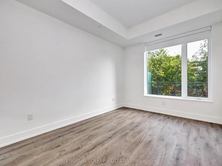 280 Crichton St #105 — Photo 17