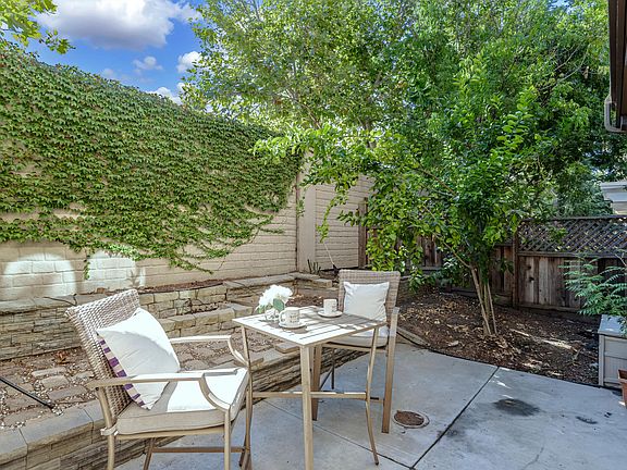 3rd image of 6761 S Mariposa Ln
