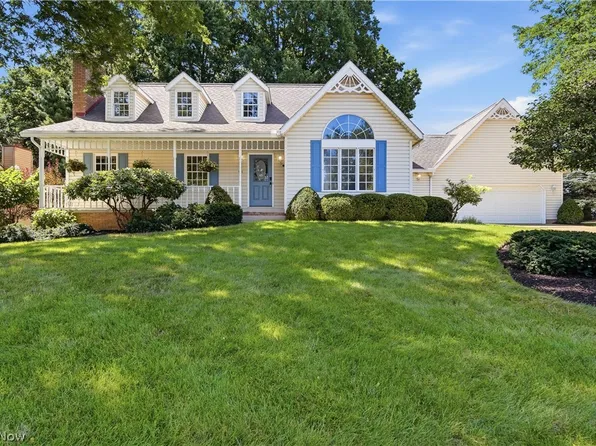 992 Liberty Ln NW, North Canton, OH 44720