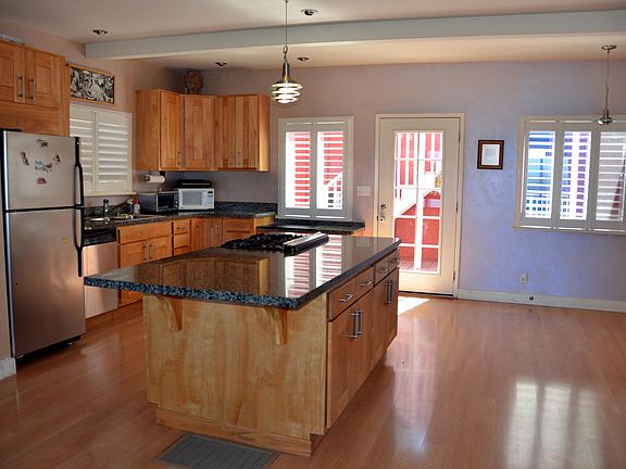 4th image of 217 El Granada Blvd