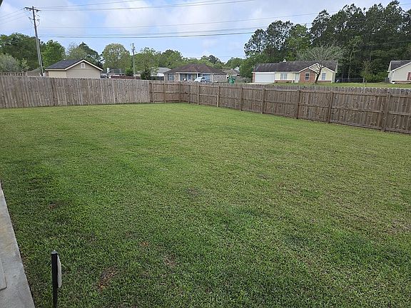 3rd image of 11408 Memphis Cir
