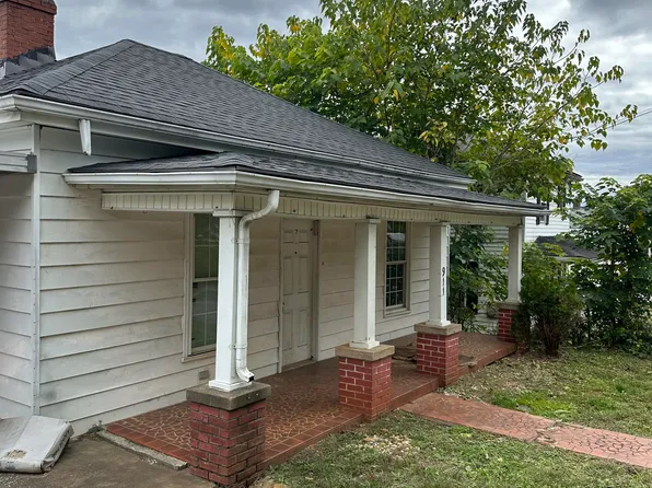 911 Askin St, Martinsville, VA 24112