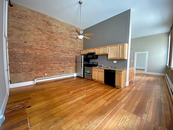 5th image of 2716 Woodburn Ave APT 1