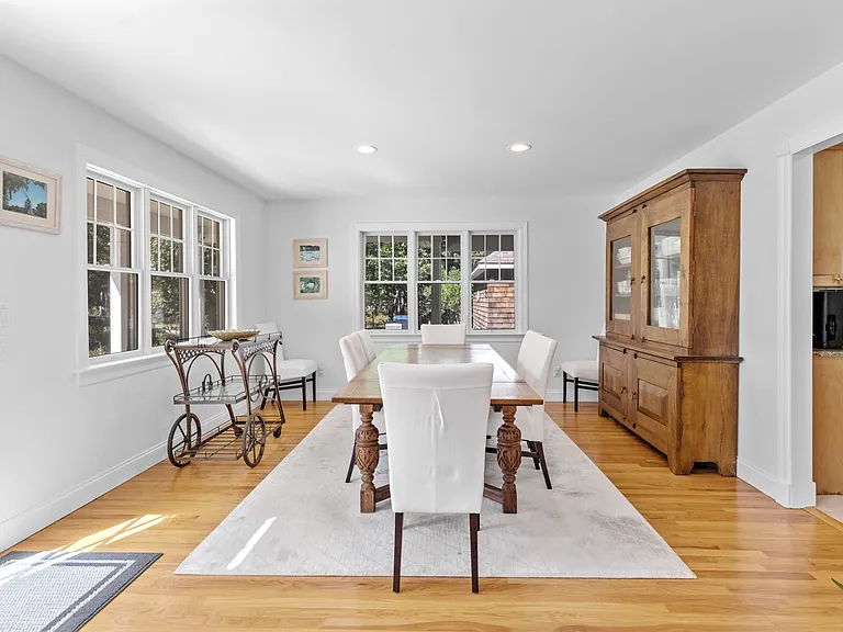 565 Wainscott Northwest Rd — Photo 6