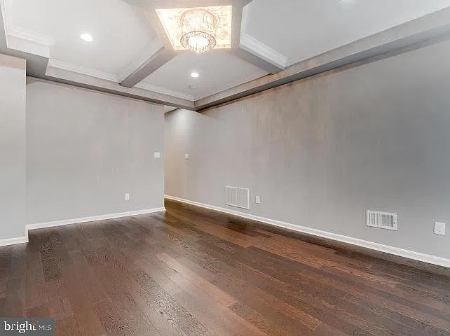 3 bed, 2.0 bath, 1738 sqft, $2,000 — Photo 3