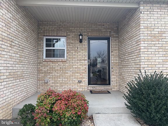 2nd image of 539 Great Oak Ct