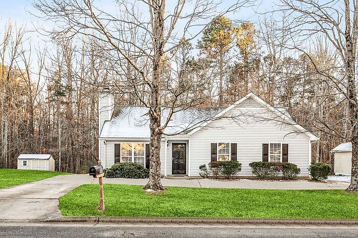 1st image of 811 Valley Oak Dr