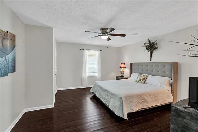 5010 Saint Claude Ave — Photo 6