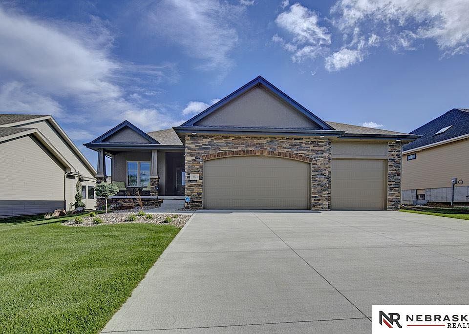 1st image of 19623 Blaine Cir