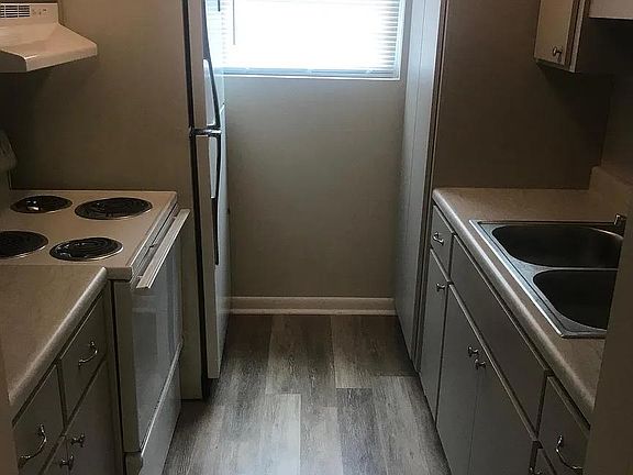 3rd image of 140 Wyoming St #104-A