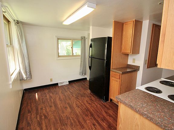 4th image of 612 Julii St SE
