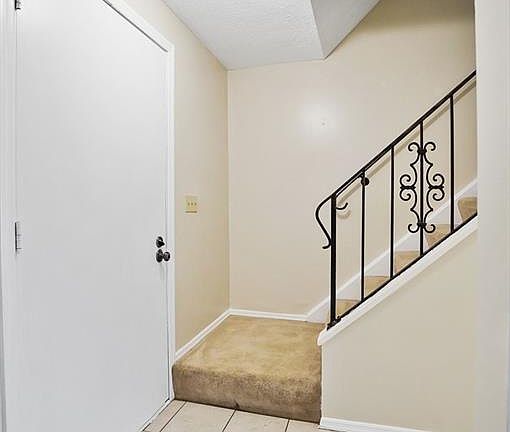 5th image of 8868 Meadowgate Ct