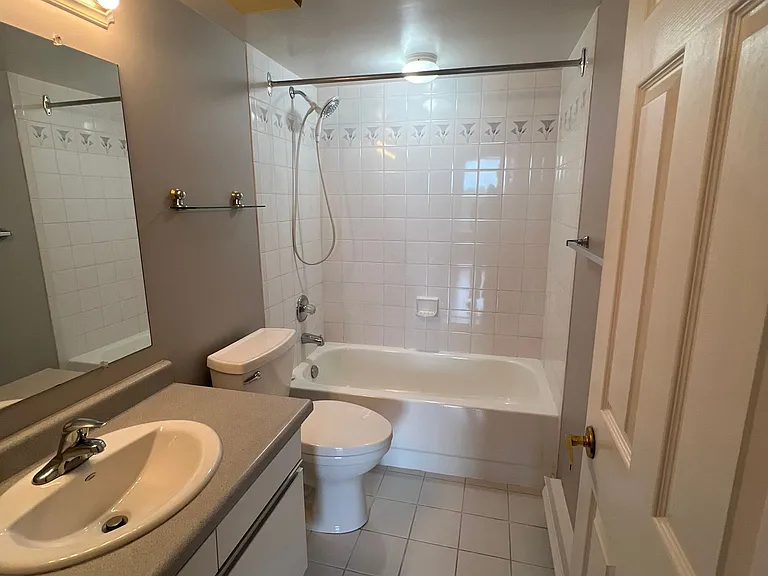 1510 Richmond St #806 — Photo 10