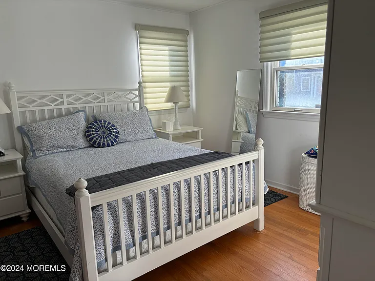206 Beach Ave — Photo 9
