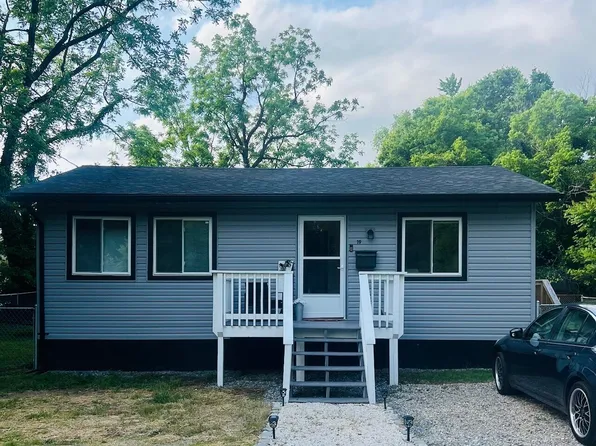 19 Stewart Aly, Salem, VA 24153