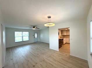 868 Darwin Rd, Venice, FL 34293