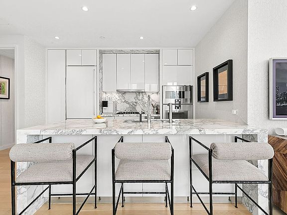 2nd image of 10 Riverside Blvd #32D