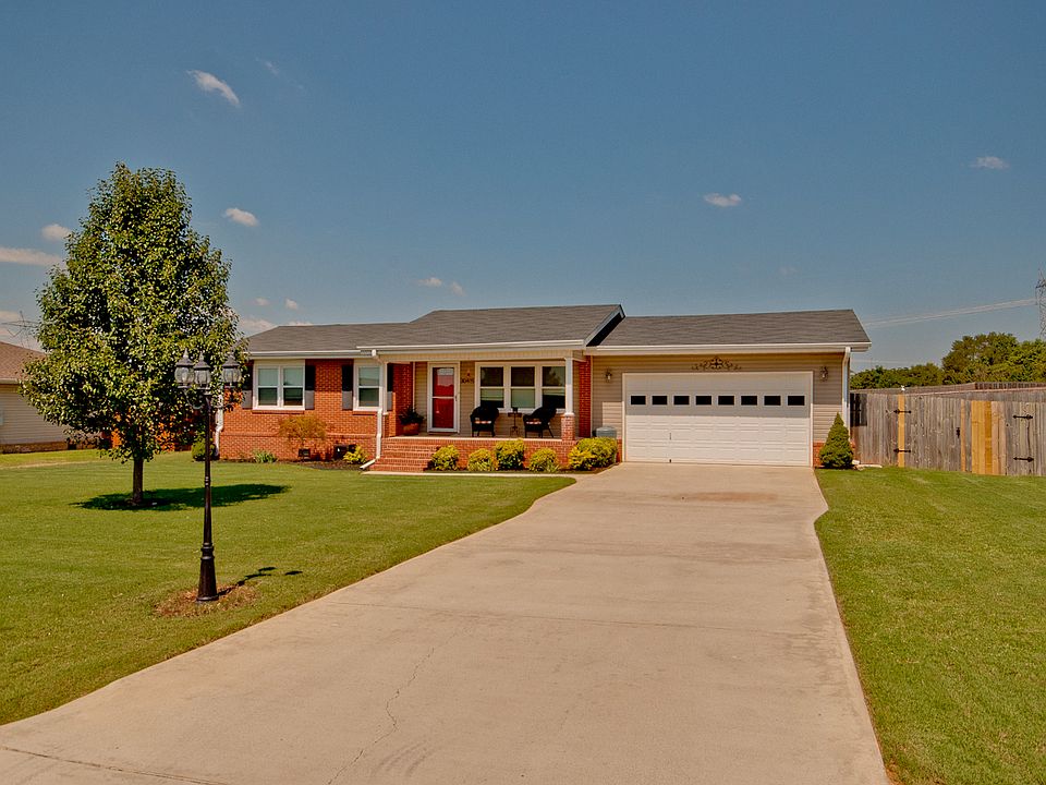 1st image of 30415 Clovis Dr