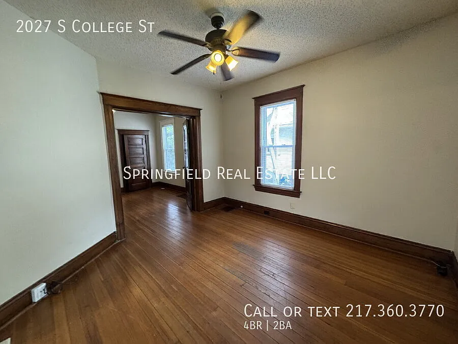 Old Time Rock & Roll 4 Bedroom Home with Classic Character — Photo 4