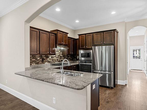 5th image of 110 Cedar Place Bnd