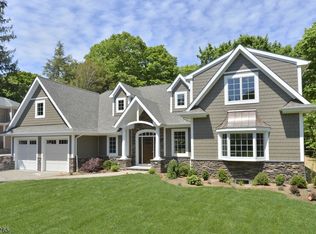 635 Terhune Rd, Ridgewood, NJ 07450