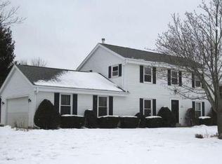 N24W22323 Elmwood Dr, Waukesha, WI 53186