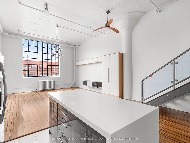 245 Carlaw Ave #202B — Photo 7