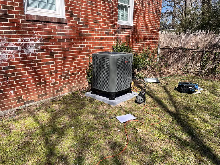 Brand new energy efficient Trane heat pump installed in Summer of 2025.