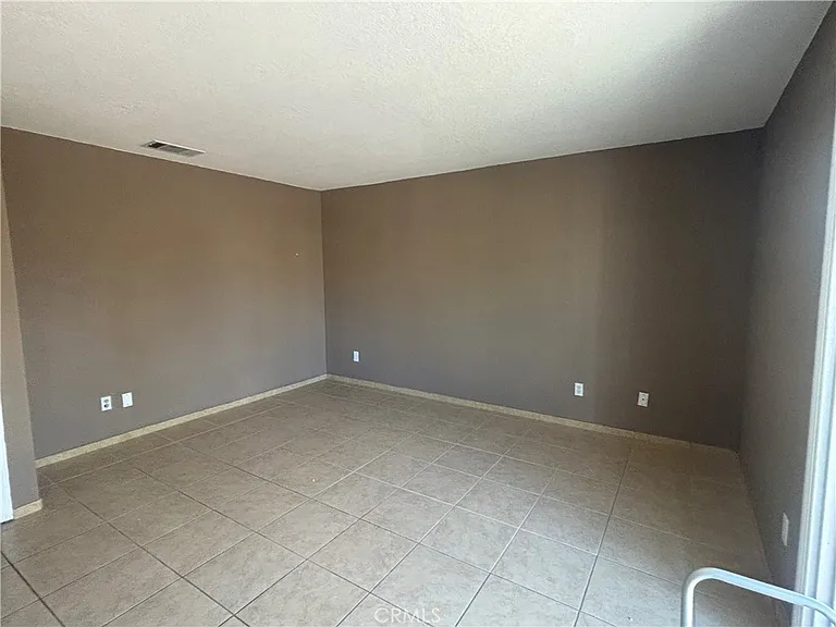 17669 Main St — Photo 5