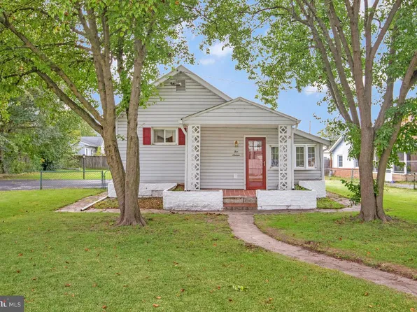 516 Oakwood Rd, Glen Burnie, MD 21061