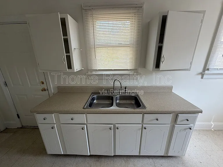 216 S Vyne St — Photo 4