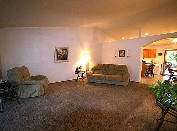 3rd image of 1509 E Calkins Dr