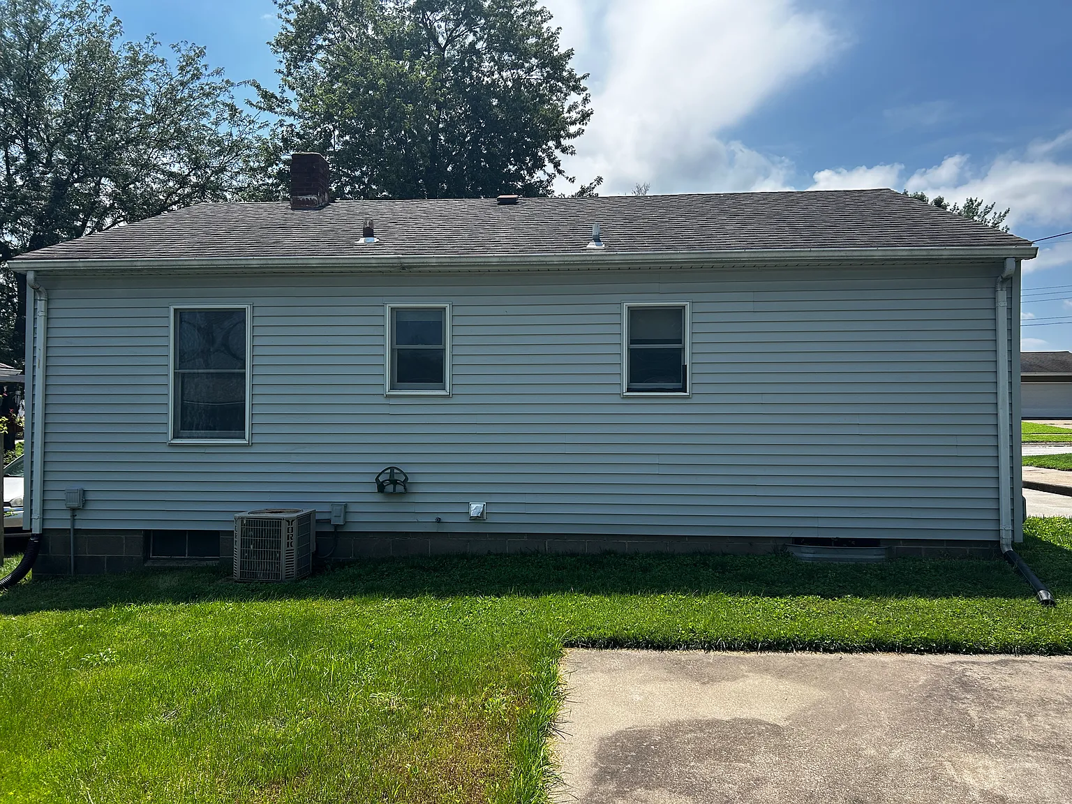 2 bed, 825 sqft, $1,150 — Photo 2