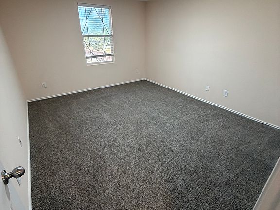 5th image of 2801 Yellow Rose Ln