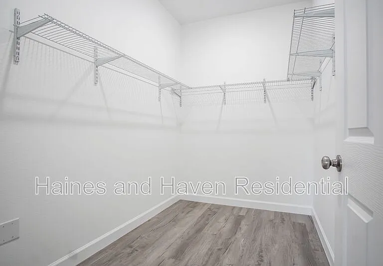 304 Pearl St — Photo 17