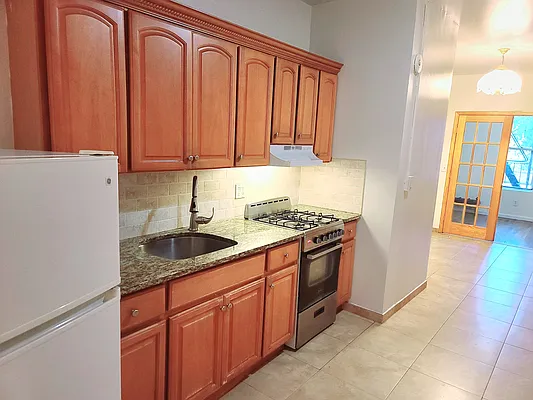 Rented by United Realty Equities | media 11