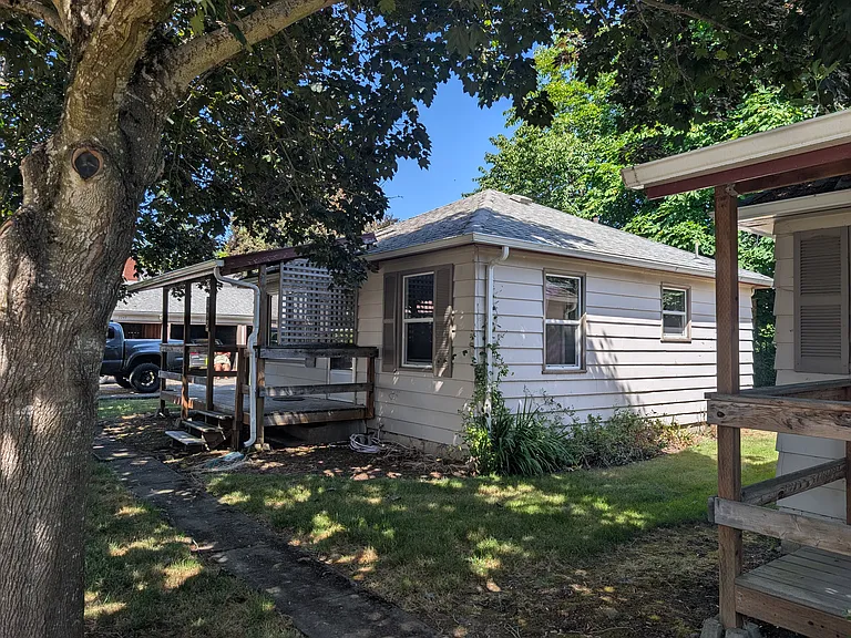 2265 Breyman St NE — Photo 4