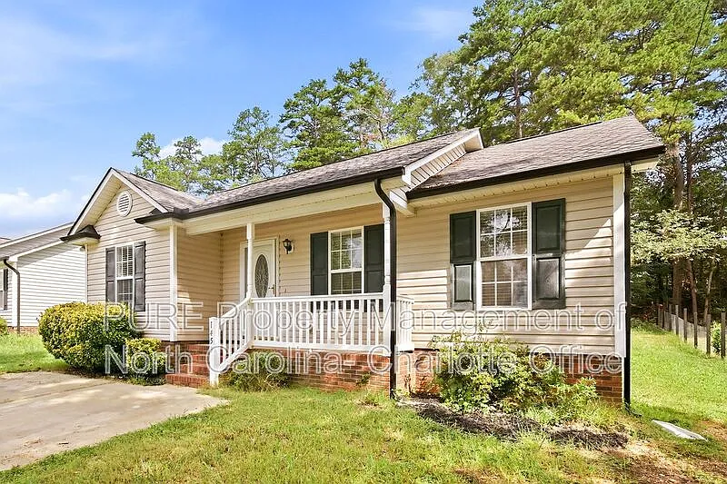 3 bed, 2.0 bath, 1151 sqft, $1,775 — Photo 1