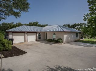 1356 Kings Point Dr, Canyon Lake, TX 78133