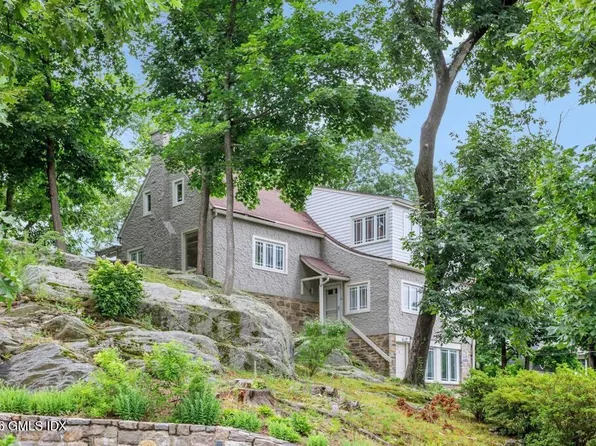 1 Hendrie Dr, Old Greenwich, CT 06870