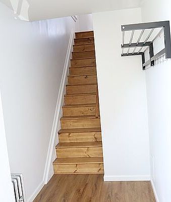 3rd image of 91 Ann St Floor 2